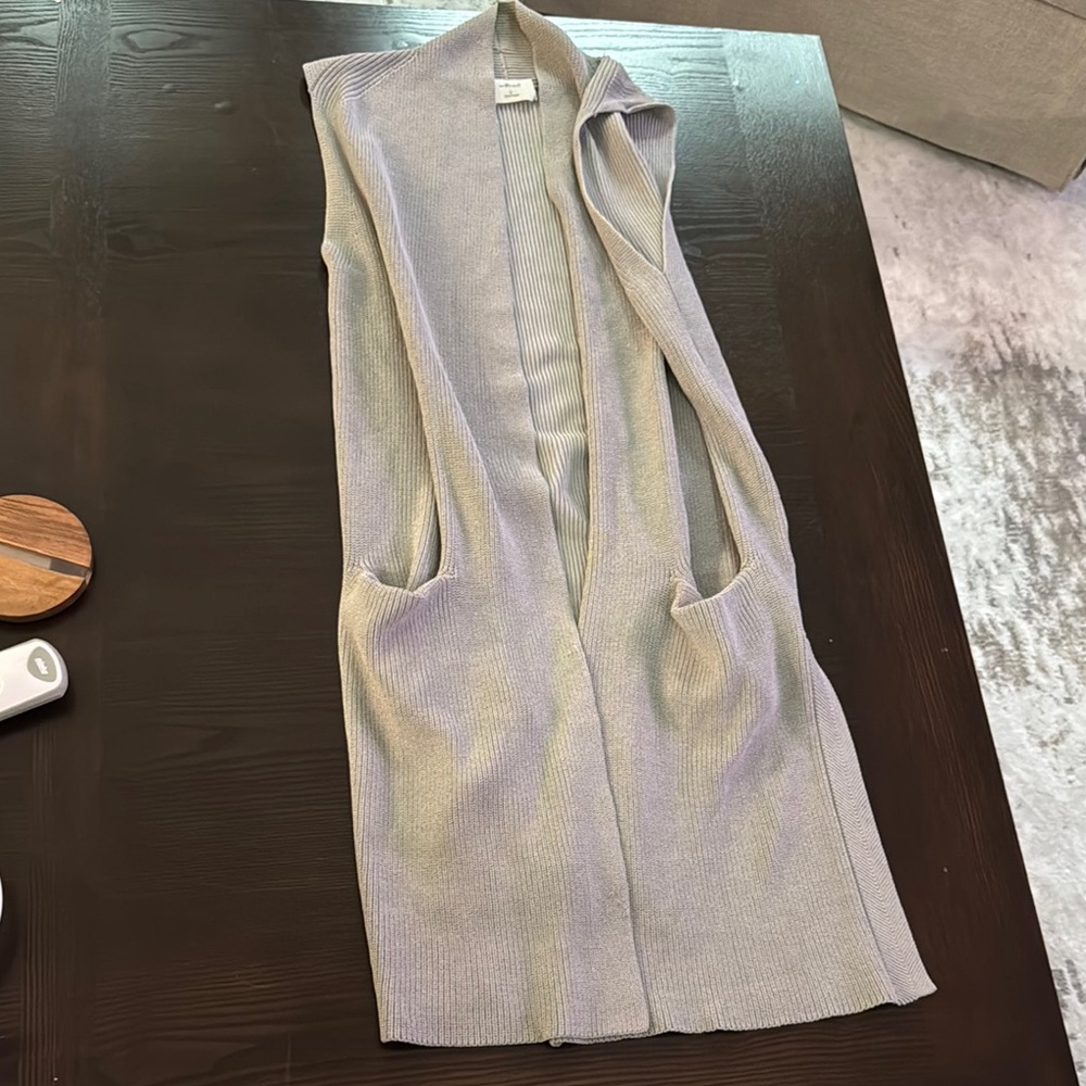 Wilfred Light Gray Knit Vest